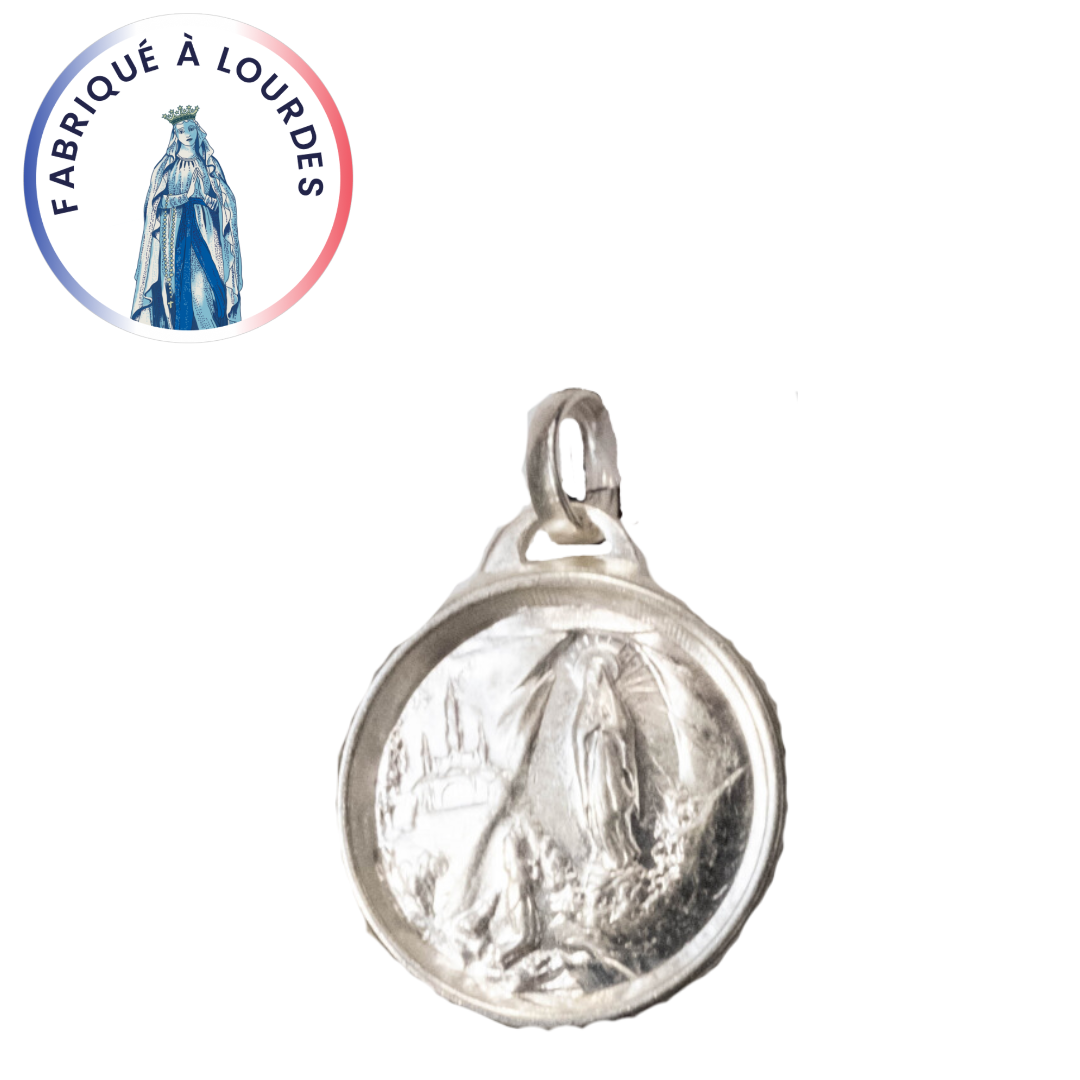 Medaglia dell'Apparizione di Lourdes in ottone argentato, rotonda 17,5 mm, sfaccettata contenente acqua di Lourdes