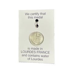 Médaille Apparition de Lourdes argentée, ronde 17,5 mm, facettée contenant de l'eau de Lourdes