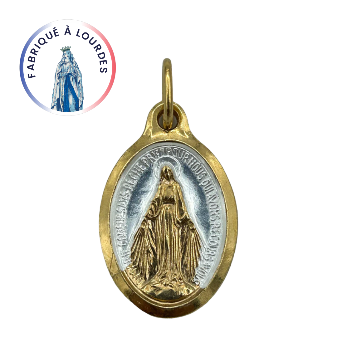 Miraculous medal, Golden Oval in 24 carat fine gold, white background