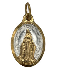 Partia Medalików Cudownej Dziewicy, owalnych, złotych 24-karatowego złota, białe tło