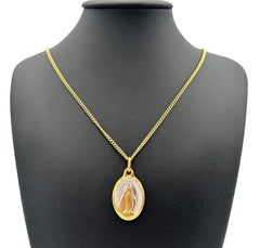 Parure composta da una medaglia ovale di 25 mm della Vergine Miracolosa dorata in oro fino 24 carati e una catena di 50 cm, interamente prodotta a Lourdes.